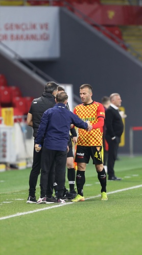 Göztepe-Erzurumspor maçından kareler