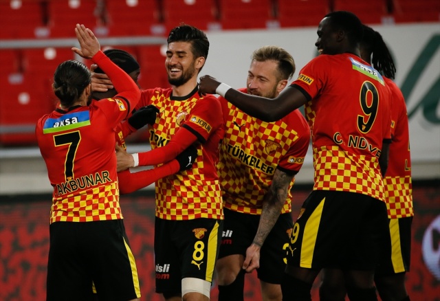 Göztepe-Erzurumspor maçından kareler