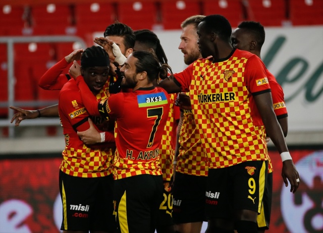 Göztepe-Erzurumspor maçından kareler