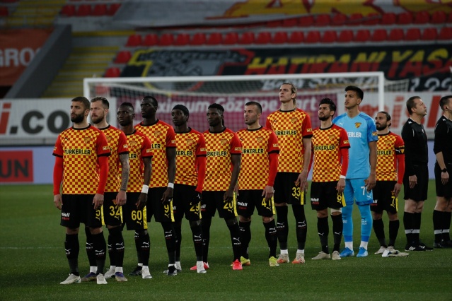 Göztepe-Erzurumspor maçından kareler