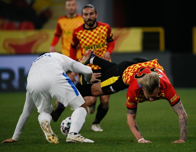 Göztepe-Erzurumspor maçından kareler