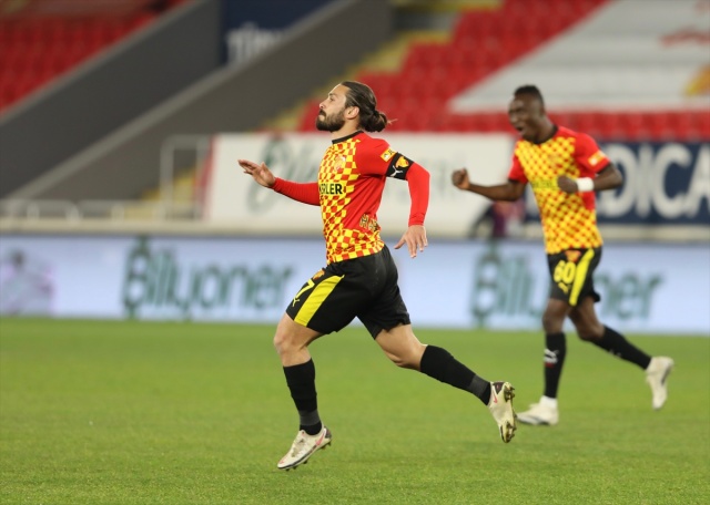 Göztepe-Erzurumspor maçından kareler