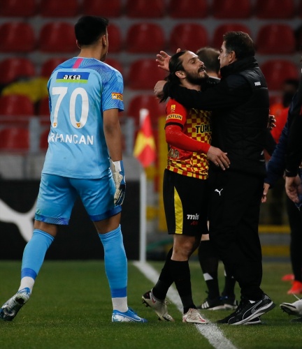 Göztepe-Erzurumspor maçından kareler