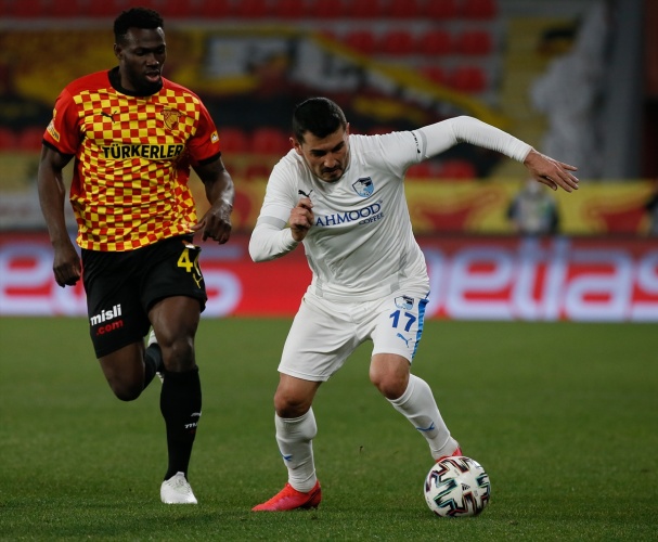 Göztepe-Erzurumspor maçından kareler