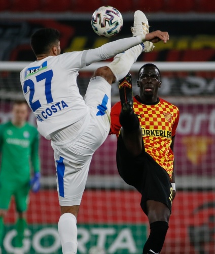 Göztepe-Erzurumspor maçından kareler