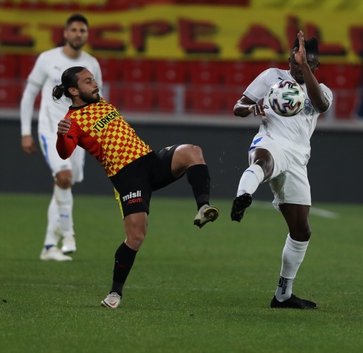 Göztepe-Erzurumspor maçından kareler