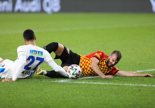 Göztepe-Erzurumspor maçından kareler