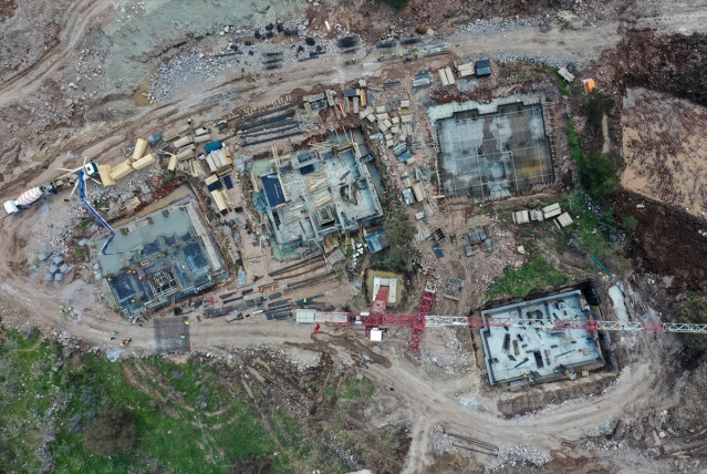 İzmir'de depremzedeler için yapılan konutlar yükselmeye başladı