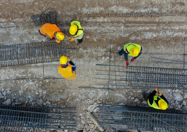 İzmir'de depremzedeler için yapılan konutlar yükselmeye başladı