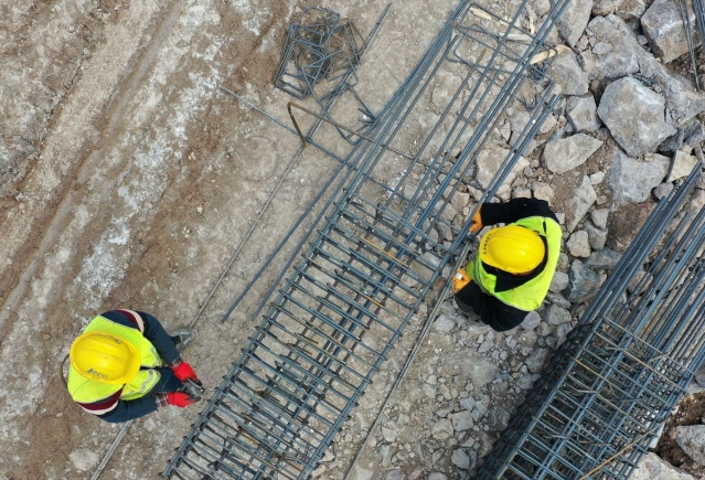 İzmir'de depremzedeler için yapılan konutlar yükselmeye başladı