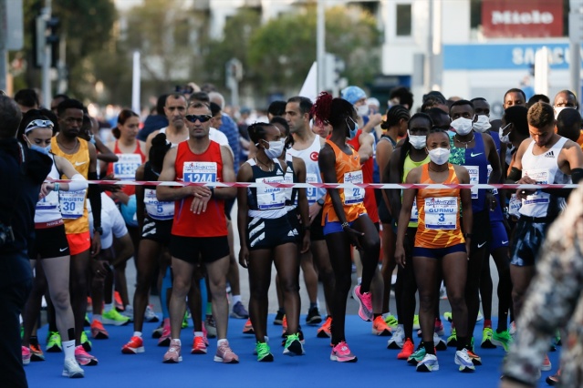 Maratonİzmir tarihe geçti