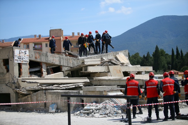 Cezaevi personelinden oluşan 