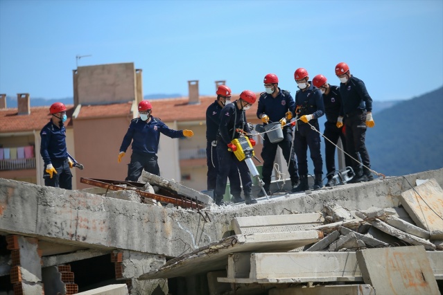 Cezaevi personelinden oluşan 