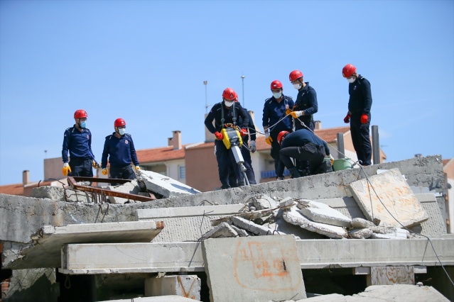 Cezaevi personelinden oluşan 