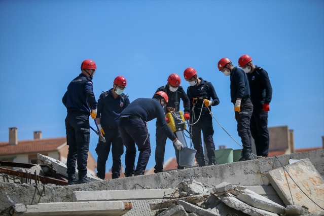 Cezaevi personelinden oluşan 