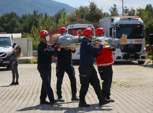 Cezaevi personelinden oluşan 