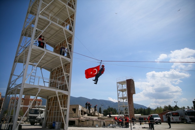 Cezaevi personelinden oluşan 