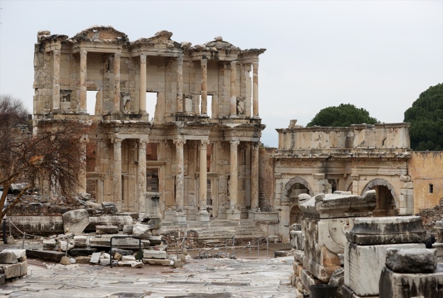 Ege'nin görkemli antik kenti: Efes