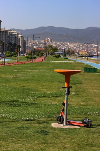 İzmir'de sokak ve meydanlar sessizliğe büründü!