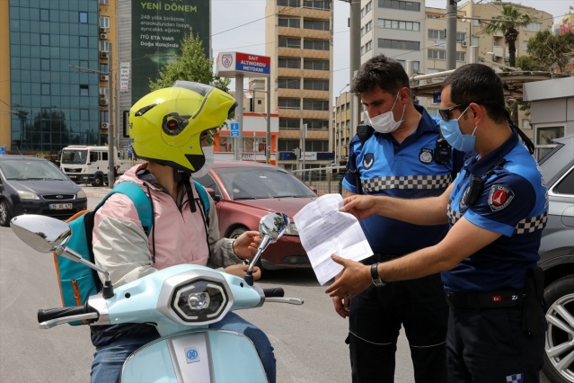 İzmir'de Kovid-19 tedbirleri kapsamında denetimler sürüyor