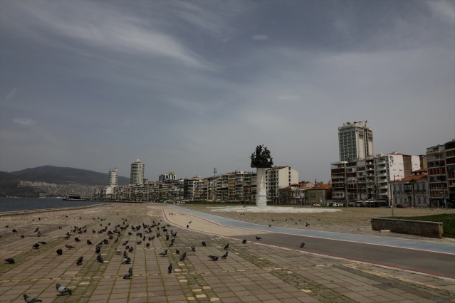 Tam kapanma sürecinde İzmir sokakları sakin