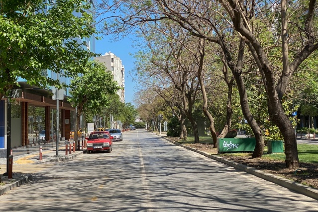 İzmir sokaklarında tam kapanma sessizliği