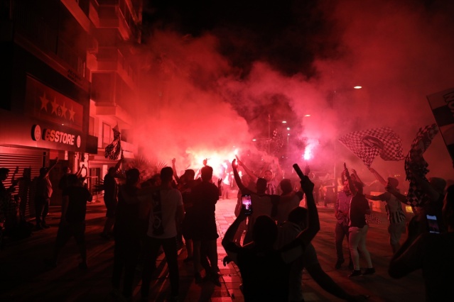 Altaylı taraftarlar, takımlarının Süper Lig'e çıkmasını kutladı