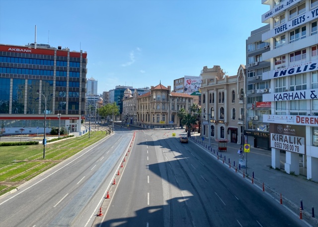 Kısıtlamada İzmir sokakları tenhalaştı