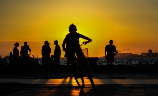 İzmir'den gün batımı manzaraları