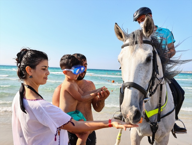 İzmir'in plajları onlara emanet!