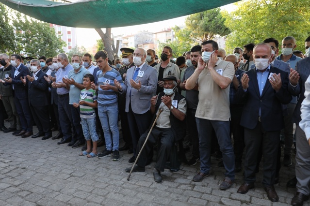 İzmir kahraman yangın şehidini uğurladı!