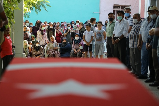 İzmir kahraman yangın şehidini uğurladı!