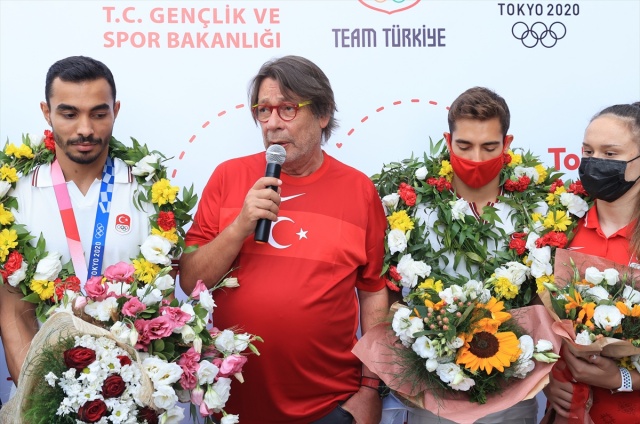 Milli cimnastikçiler İzmir'e geldi