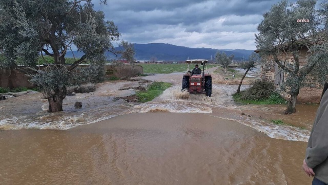 Tire'de yer altı barajı taştı, tarlalar su altında kaldı