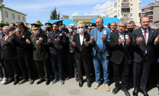 İzmir şehidini gözyaşlarıyla uğurladı