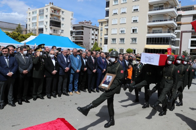 İzmir şehidini gözyaşlarıyla uğurladı