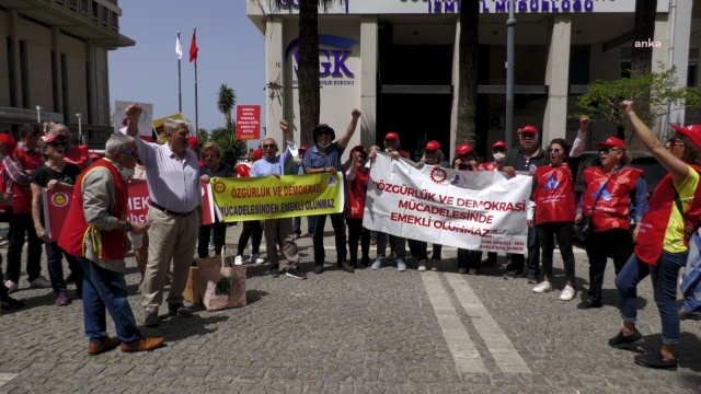 İzmir'de emeklilerden zam protestosu!