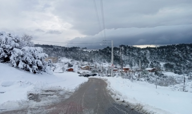 İzmir'in yüksekleri beyaza büründü!