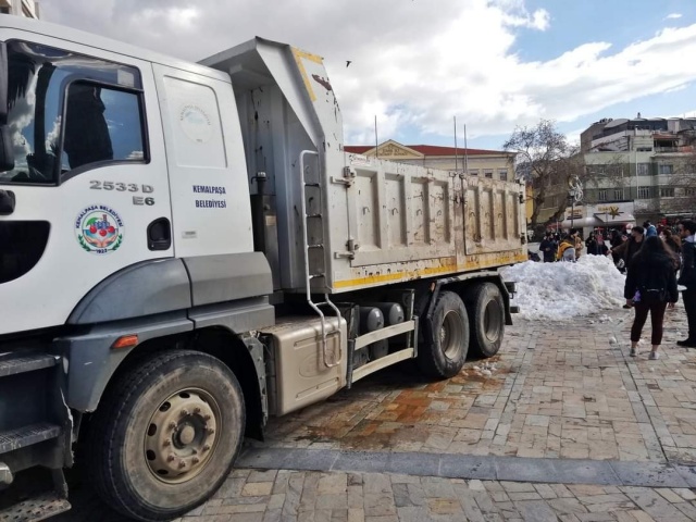 İzmir'in yüksekleri beyaza büründü!