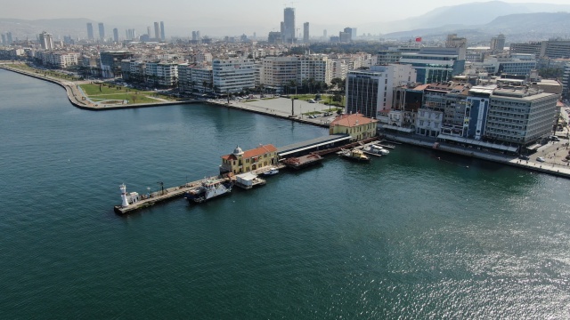 İzmir Körfezi'nde su seviyesi 80 santimetre düştü