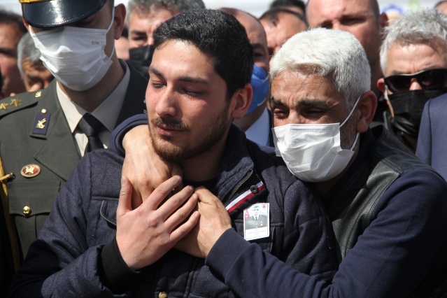 İzmir şehidini gözyaşlarıyla uğurladı