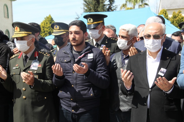 İzmir şehidini gözyaşlarıyla uğurladı