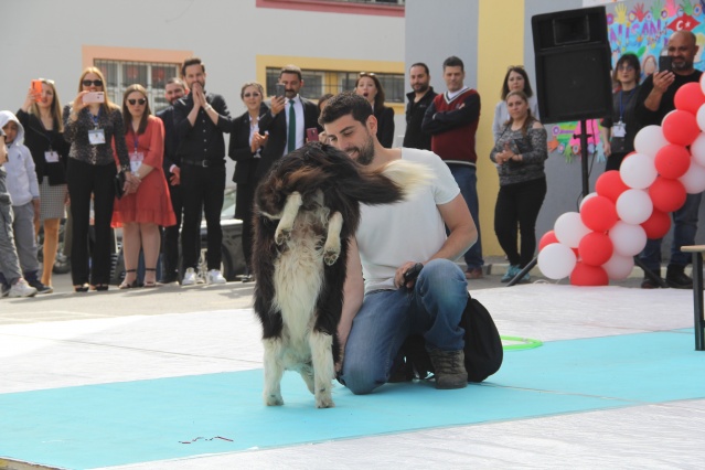 İzmir’de renkli 23 Nisan kutlaması