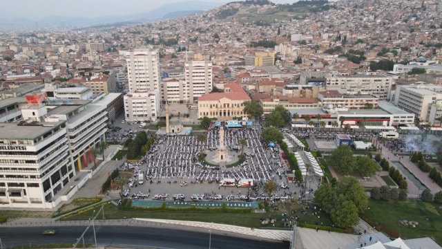 AK Parti İzmir’den 20 bin kişilik iftar