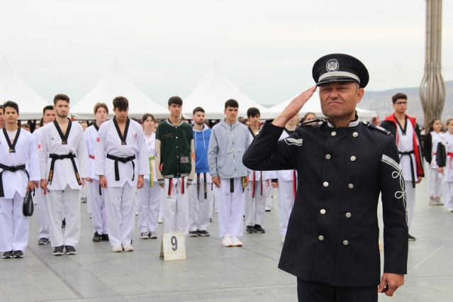 19 Mayıs İzmir'de coşkuyla kutlandı