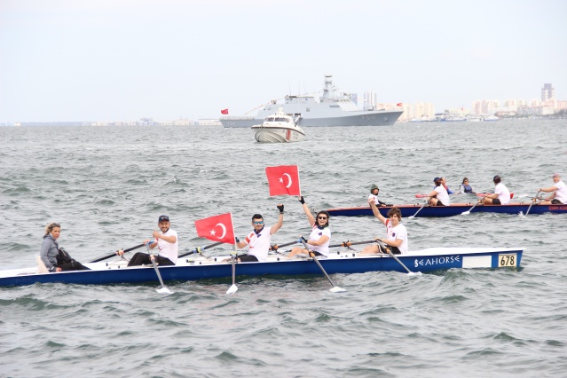 19 Mayıs İzmir'de coşkuyla kutlandı