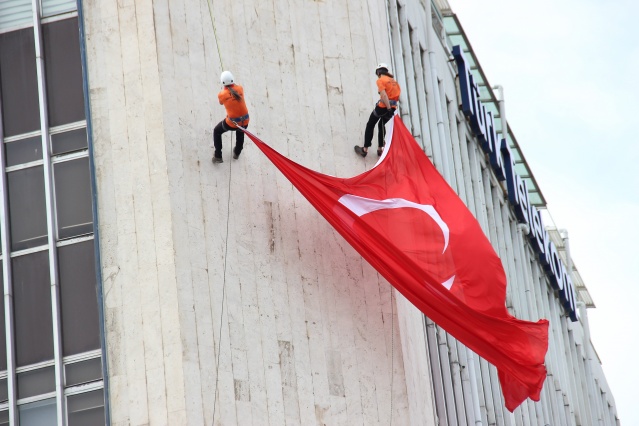 19 Mayıs İzmir'de coşkuyla kutlandı