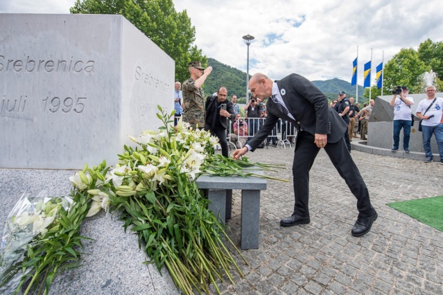 Srebrenitsa şehitleri soykırımın merkezinde anıldı!