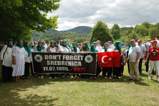 Srebrenitsa şehitleri soykırımın merkezinde anıldı!