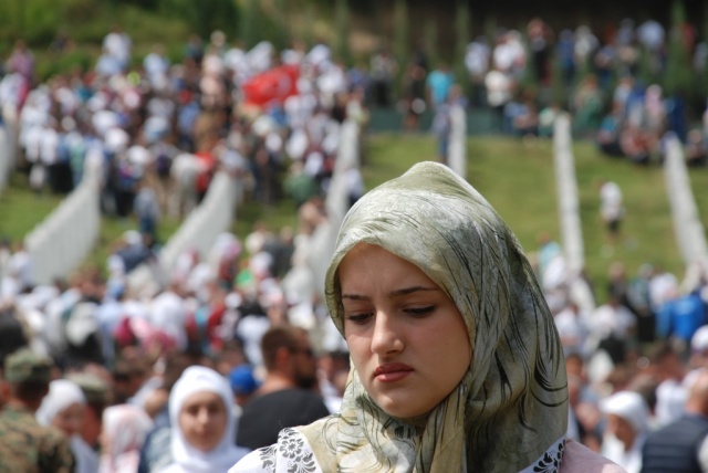 Srebrenitsa şehitleri soykırımın merkezinde anıldı!